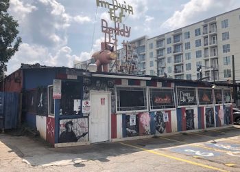 최근 폐업한 대디 BBQ.