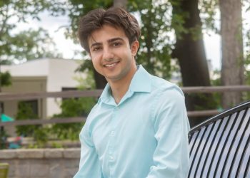 무하마드 악바르 알리.