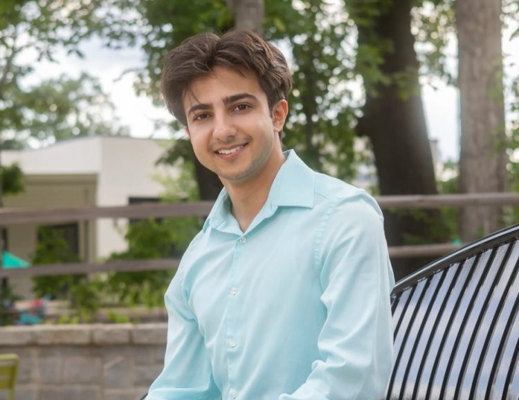 무하마드 악바르 알리.