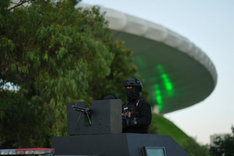 지난 10월 A매치 당시 과달라하라 아크론 경기장을 지키던 멕시코 경찰. [로이터]