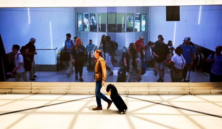 연말연시 애틀랜타 하츠필드-잭슨 국제공항을 통해 팬데믹 이후 가장 많은 여행객이 이동할 것으로 예상된다. [공항 페이스북]