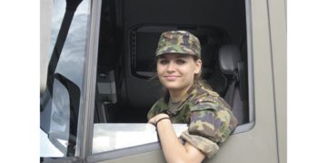 여성 병역의무를 제안한 노에미 로텐. 군 생활 당시 사진이다. 사진 SWI