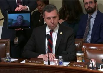 연방 하원 청문회에 등장한 한인 미군 참전용사. [하원 청문회 캡처]