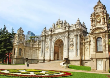 지중해의 베르사유라 불리는 튀르키예 돌마바흐체 궁전