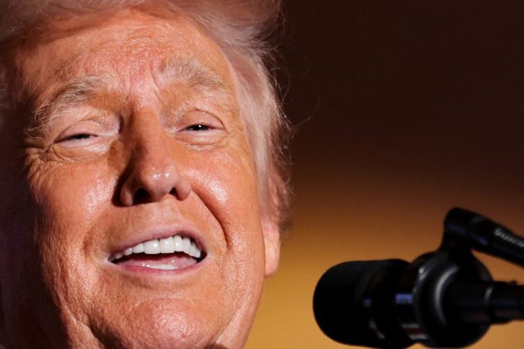 도널드 트럼프 미국 대통령이 2025년 12월 9일 펜실베이니아주 마운트 포코노에 있는 마운트 에어리 카지노 리조트에서 미국 경제 및 물가 안정에 대한 연설을 하고 있다. [로이터]