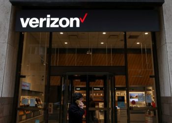 뉴욕 맨해튼에 있는 버라이즌 매장. [로이터]