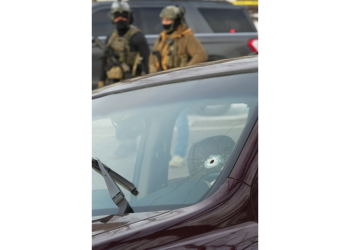 이민단속 요원의 총격을 받고 사망한 여성의 차량. [로이터]