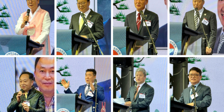 합동 신년 하례식에 참석한 8개 한인단체장들이 신년사를 전하고 있다. 윤지아 기자.