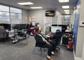 15일 미국 조지아주 서배너에 있는 한 인력 공급업체 사무실 모습. 20년 넘게 서배너에서 인력 파견 사업을 해 온 이 업체는 지역경제 침체로 일자리가 줄어든 가운데 한국 기업들에 사람들을 취업시키기 위해 한글 브로슈어를 제작 중이라고 밝혔다. 강태화 특파원