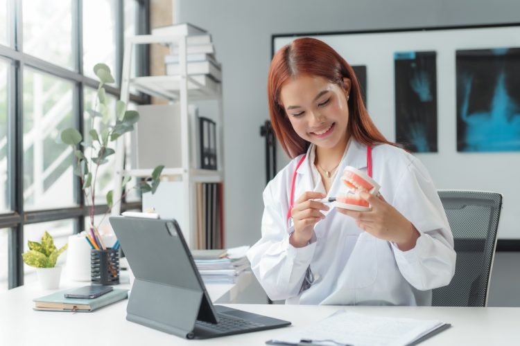 치과 원격 진료 이미지 사진. [출처 셔터스톡]