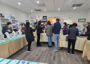 둘루스 특설매장에서 진행된 반지천국 행사에 많은 한인이 발걸음했다.