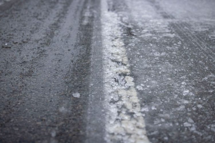 25일 오전 귀넷 카운티 도로가 언 모습. [귀넷 카운티 정부 제공]