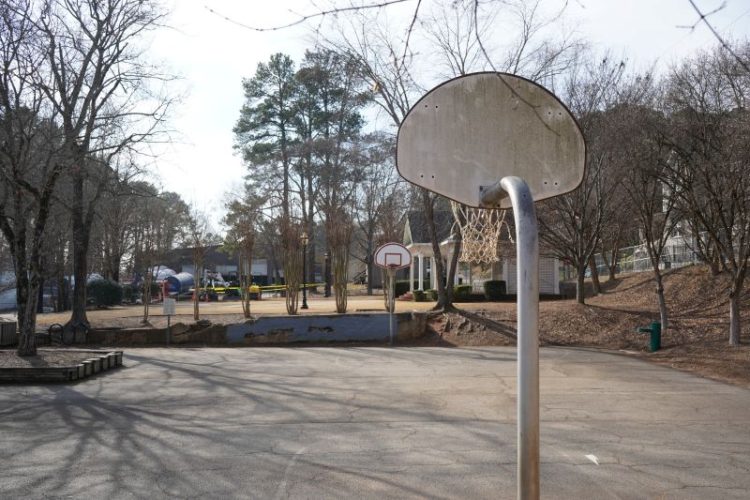 스와니 메인 스트리트 공원에 있는 농구코트.