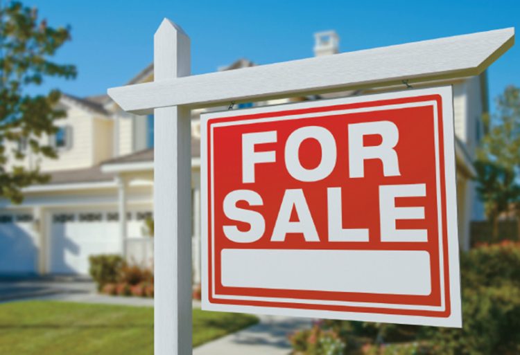 모기지 금리가 6% 이상인 주택의 비중이 3% 미만인 주택 비중을 넘어서면서 모기지가 비싸 이사를 꺼리는 현상에 변화가 일 가능성이 생겼다.