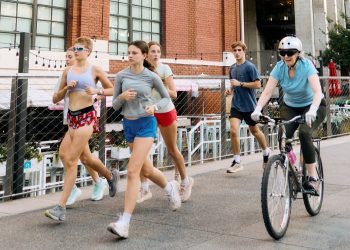 벨트라인에서 뛰고 자전거를 타고 있는 사람들. [출처 벨트라인 페이스북]
