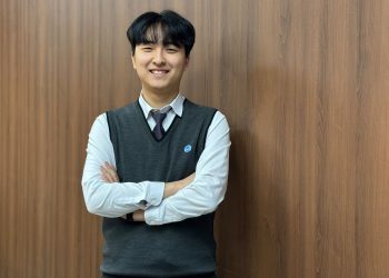 지난 6일 경기 화성시 병점고에서 만난 유하진 군. 유군은 2026학년도 입시에서 한양대 의대, 경희대 한의대, 중앙대 약대 등 메디컬 계열 학과 세 곳에 중복 합격했지만 어릴 적 장래희망이던 교사의 꿈을 이루기 위해 서울대 국어교육과 진학을 선택했다. 이보람 기자.