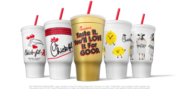 칙필레 80주년 기념으로 출시된 클래식 컵이 '랜덤박스' 방식으로 판매되며, 골든 팬 컵이 당첨된 3000명은 1년 동안 칙필레를 무료로 먹을 수 있다.