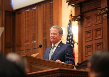 15일 오전 주청사에서 켐프 주지사가 임기 마지막 주정 연설을 전하고 있다. [페이스북 캡처]