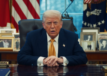 백악관 유튜브 채널을 통해 ‘위대한 건강보험 계획’을 직접 발표하고 있는 트럼프 대통령.