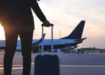 항공기와 조종사 이미지. [셔터스톡]