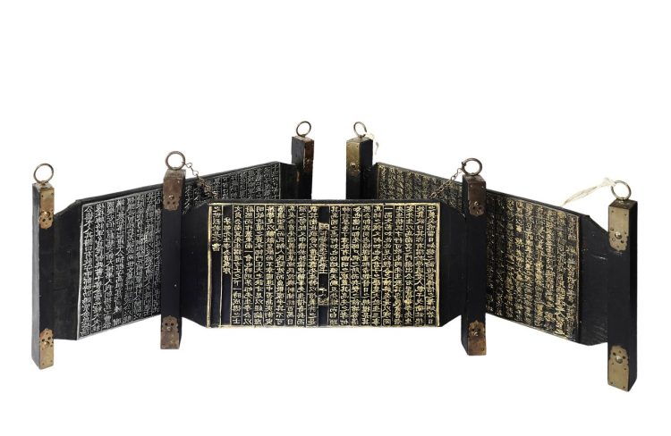 조선 후기 유학자와 항일 의병장의 문집 책판이 미국으로 건너간 지 50여년 만에 고국 품으로 돌아온다. 국가유산청과 국외소재문화유산재단은 미국 워싱턴DC 주미대한제국공사관에서 '척암선생문집'·'송자대전'·'번암집' 책판 3점을 기증받았다고 9일 밝혔다. 책판은 서적을 간행하기 위해 나무판에 글씨를 뒤집어 새긴 나무 판이다. 사진은 기증받은 조선 후기 문집 책판. 사진 국가유산청