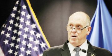 ‘국경 차르’ 톰 호먼은 12일 미니애폴리스에서 기자회견을 열어 대규모 이민단속 작전을 종료한다고 발표했다. [로이터]