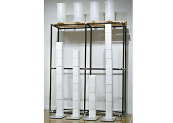 무너진 대형 설치물인 위대함의 염도. [한화문화재단 제공]