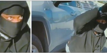 피해자 차량 블랙박스 카메라에 포착된 절도 용의자가 몸을 숙인 채 조수석 문을 여는 모습. [ABC7 캡처]