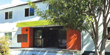 홈리스 지원 비영리단체 와인가트 센터 협회가 LA시 지원으로 거액을 주고 매입한 문제의 노인 요양시설. [구글맵 캡처]