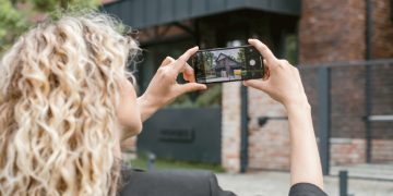 올해부터 부동산 매물 사진을 인공지능 등을 이용해 바꿨을 경우 이를 알려야 한다.