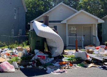 퇴거 강제집행 대상이 된 조지아주 애틀랜타 한 주택. [GPB]