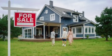 새해 들어 미국의 주택 거래가 예상 밖으로 급감한 것으로 나타났다. [출처 셔터스톡]