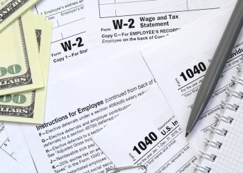 올해 납세자들의 평균 세금 환급액이 지난해보다 많이 늘어난 것으로 나타났다. [출처 셔터스톡]