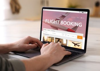 항공권은 수개월 전 선예약보다 출발 한 달 전 내외 시점이 가장 저렴한 것으로 파악됐다. [출처 셔터스톡]