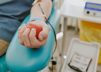 헌혈로 평균 400달러 추가 소득을 올릴 수 있는 것으로 파악됐다. [출처 셔터스톡]