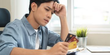 성인 절반 이상이 재정적으로 기대에 미치지 못한다고 느끼는 것으로 나타났다. [출처 셔터스톡]