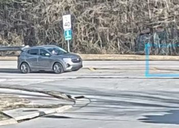 경찰이 공개한 뷰익 앙코르GX 영상.