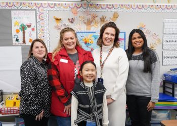 던컨크릭 초등학교의 티파니 톰슨 교사, 세리 톨라 교장, 이라엘 양, 솜머 앤더슨 교사, 리타이 차코 교사. 장채원 기자