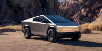 듀얼모터 사륜구동(AWD) 기반의 새로운 사이버트럭.