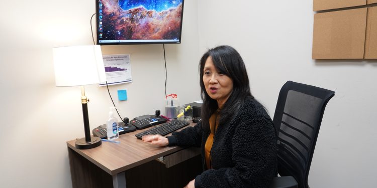 헬렌 차 변호사가 형사가 원격으로 피해자 면담을 참관하는 뷰잉룸을 소개하고 있다. 장채원 기자