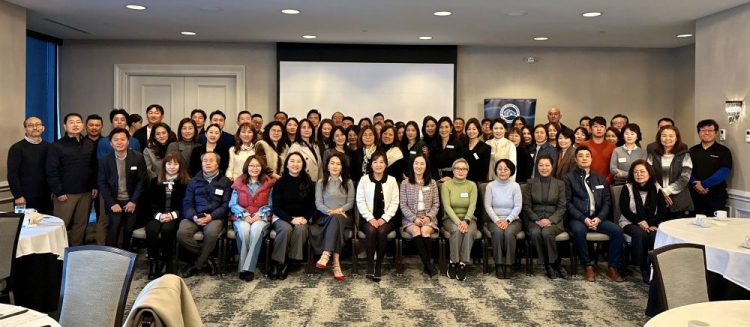 한인부동산협회 회원들이 총회가 끝난 뒤 한자리에 모였다. 윤지아 기자.