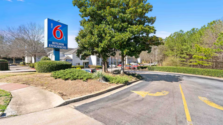 사건이 발생한 둘루스 인근 스튜디오6 모텔.