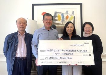 (왼쪽부터) 이영진 재무이사, 신준호 이사, 김명미 이사, 이조엔 회장.