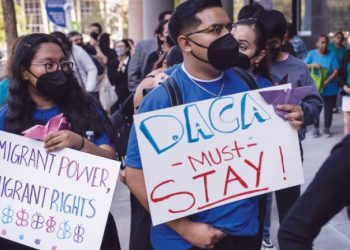 DACA 보호를 외치는 시위대. [로이터]