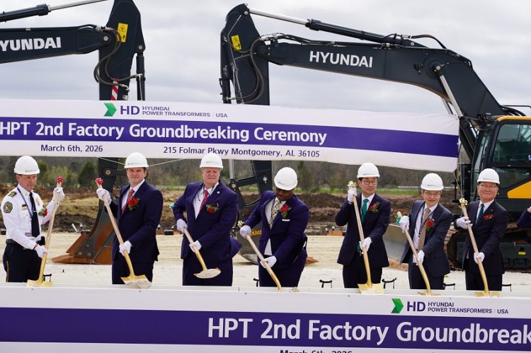 6일 HPT 몽고메리 제2공장 기공식에서 참석자들이 시삽을 하고 있다.  