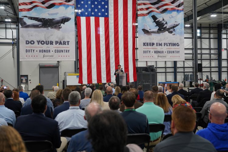 23일 강기호 CEO가 워너 로빈스 공장 준공식에서 인사말을 전하고 있다.  장채원 기자.