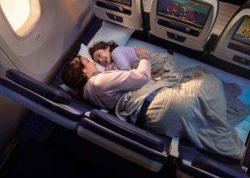 미국 유나이티드 항공이 2027년부터 누워서 갈 수 있는 '릴랙스 로우(Relax Row)' 좌석을 도입한다. 사진 유나이티드 항공