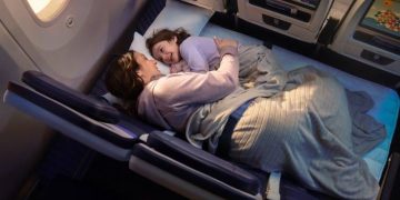 미국 유나이티드 항공이 2027년부터 누워서 갈 수 있는 '릴랙스 로우(Relax Row)' 좌석을 도입한다. 사진 유나이티드 항공