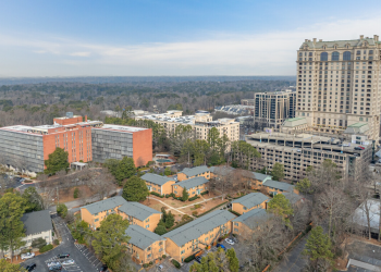 벅헤드의 파르 코트(Pharr Court) 콘도미니엄 [AVP 제공]