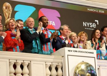 애틀랜타 월드컵 개최위원회가 2일 뉴욕증권거래소(NYSE) 개장 벨을 울리며 월드컵 개막 D-100일을 기념했다. [로이터]